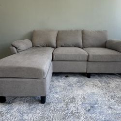 Clean Sectional couch - Couch w/ottoman