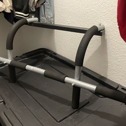 Pull Up Bar 