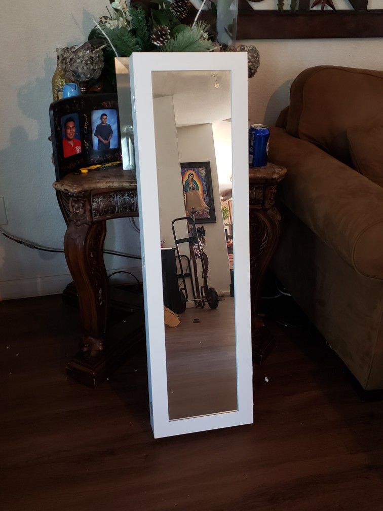 Wall Mounted Jewelry Cabinet/Mirror