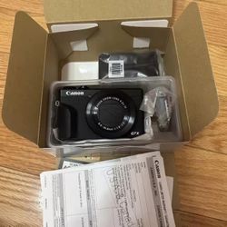 CANON G7X MARK III — LIKE NEW 