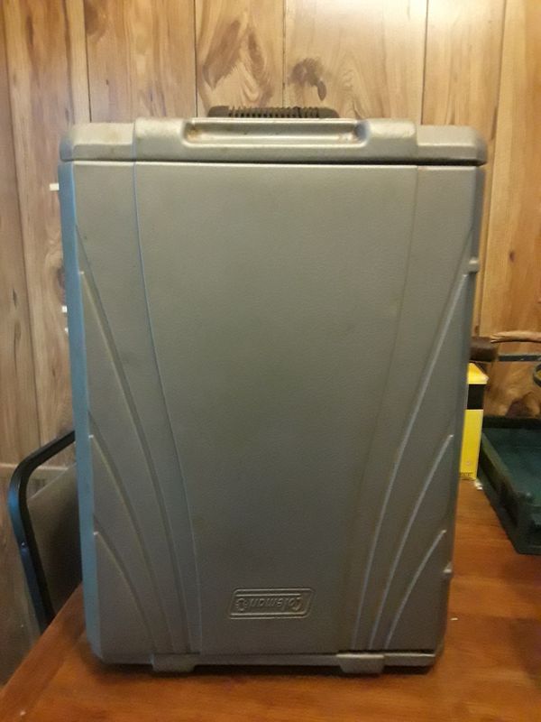Coleman 12 volt cooler for Sale in Lincolnton, NC OfferUp
