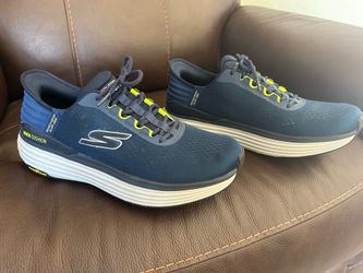 Size 10 Skechers Never Worn
