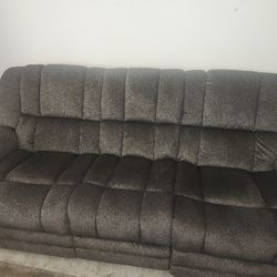 TRANSITIONAL GRAY RECLINING SOFA