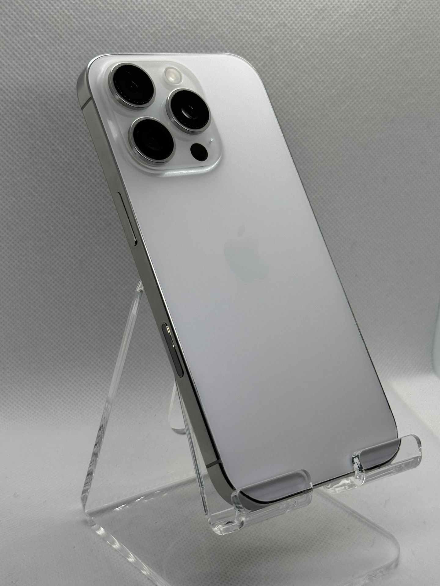 UNLOCKED IPHONE 16 PRO 256GB