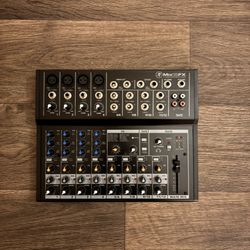 Mackie Mixer 12FX Compact Mixer With Effects