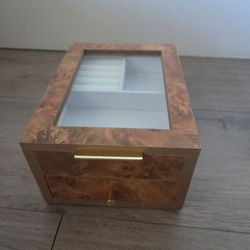 Elegant Wooden Jewelry Box – Like New!