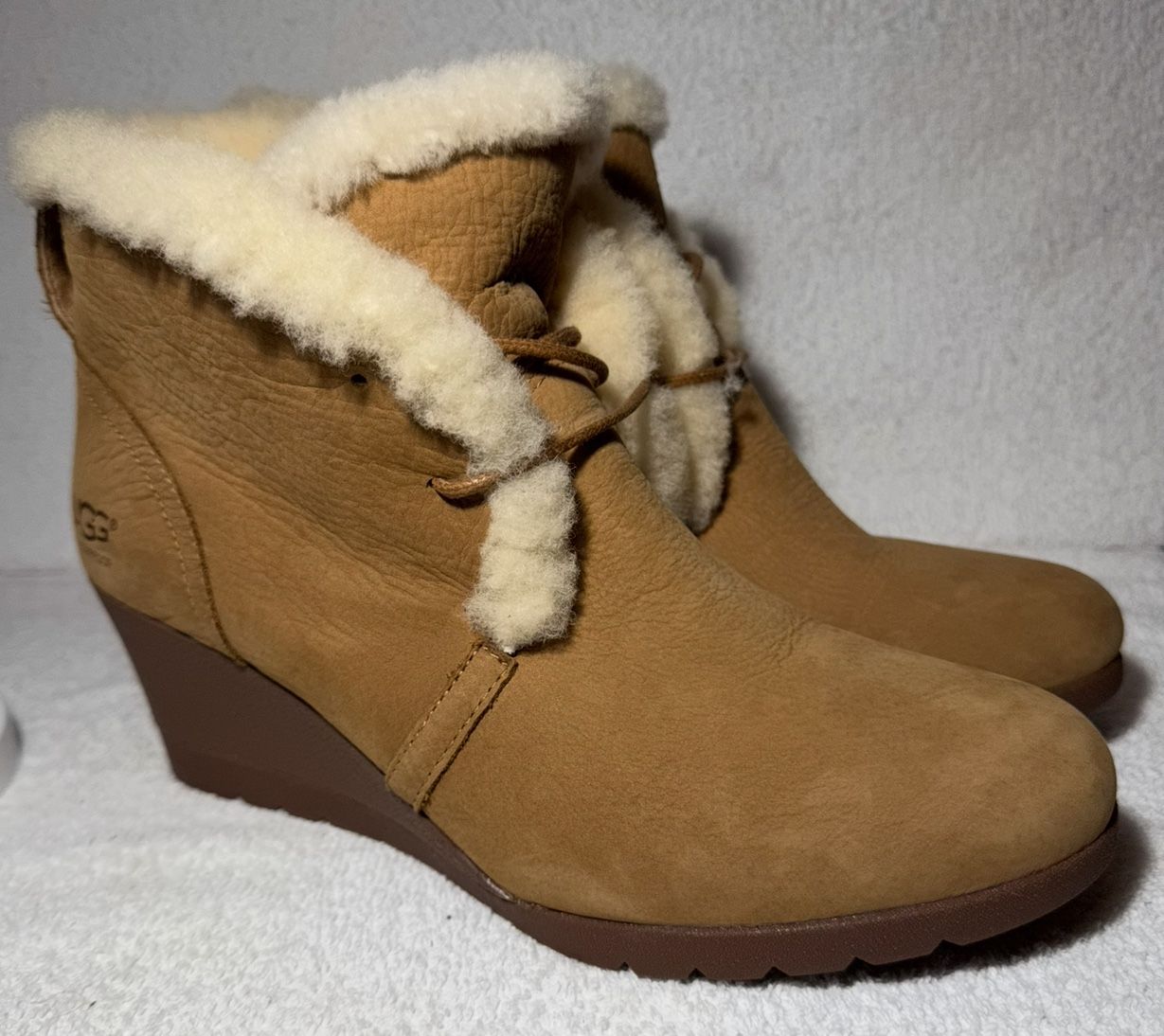 Ugg Women's Jeovana Chestnut Wedge Booties