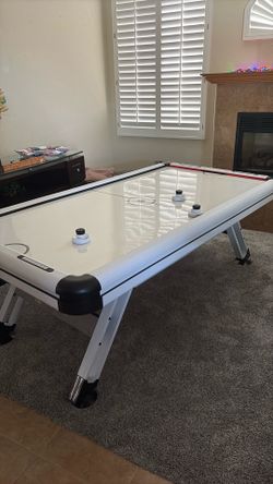 Air hockey