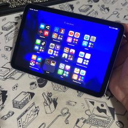iPad Mini (6th Generation) w/ charger