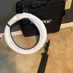 Neewer Ring Lighting Kit.