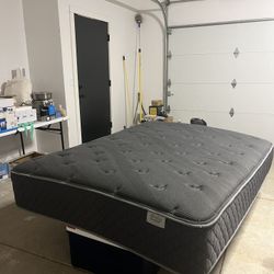 Grey Mattress And Foaming Pad