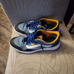 Vans Ultra Range Size 12