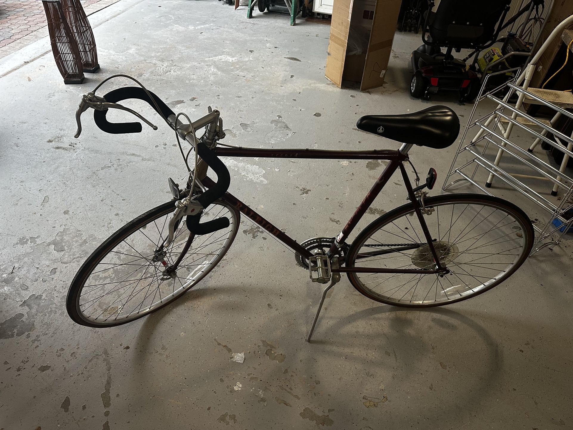 Vintage Raleigh Road Bike – Lightweight Steel Frame