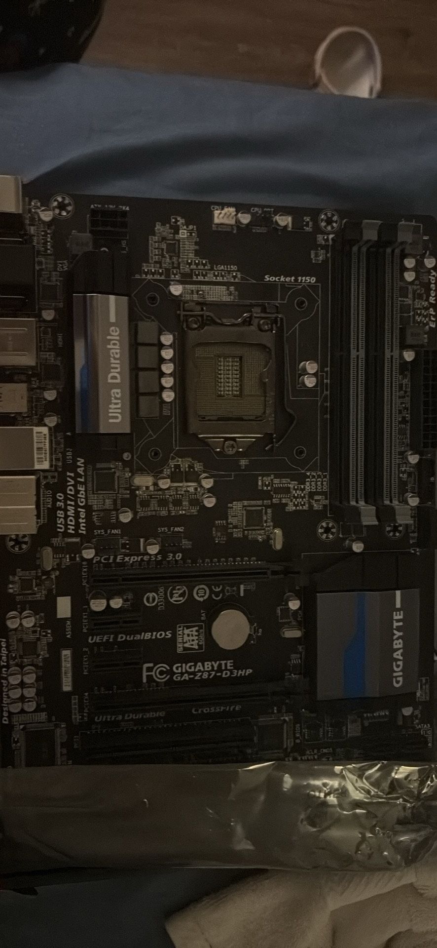 GIGABYTE GA-Z87-D3HP Motherboard w/ socket