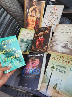 Collection of Books by Sarah J. Maas, Anne Rice, Carlos Ruiz Zafón, and Others.NOSEVENDESEPARADO.

Pre-owned collection of paperback and hardcover nov