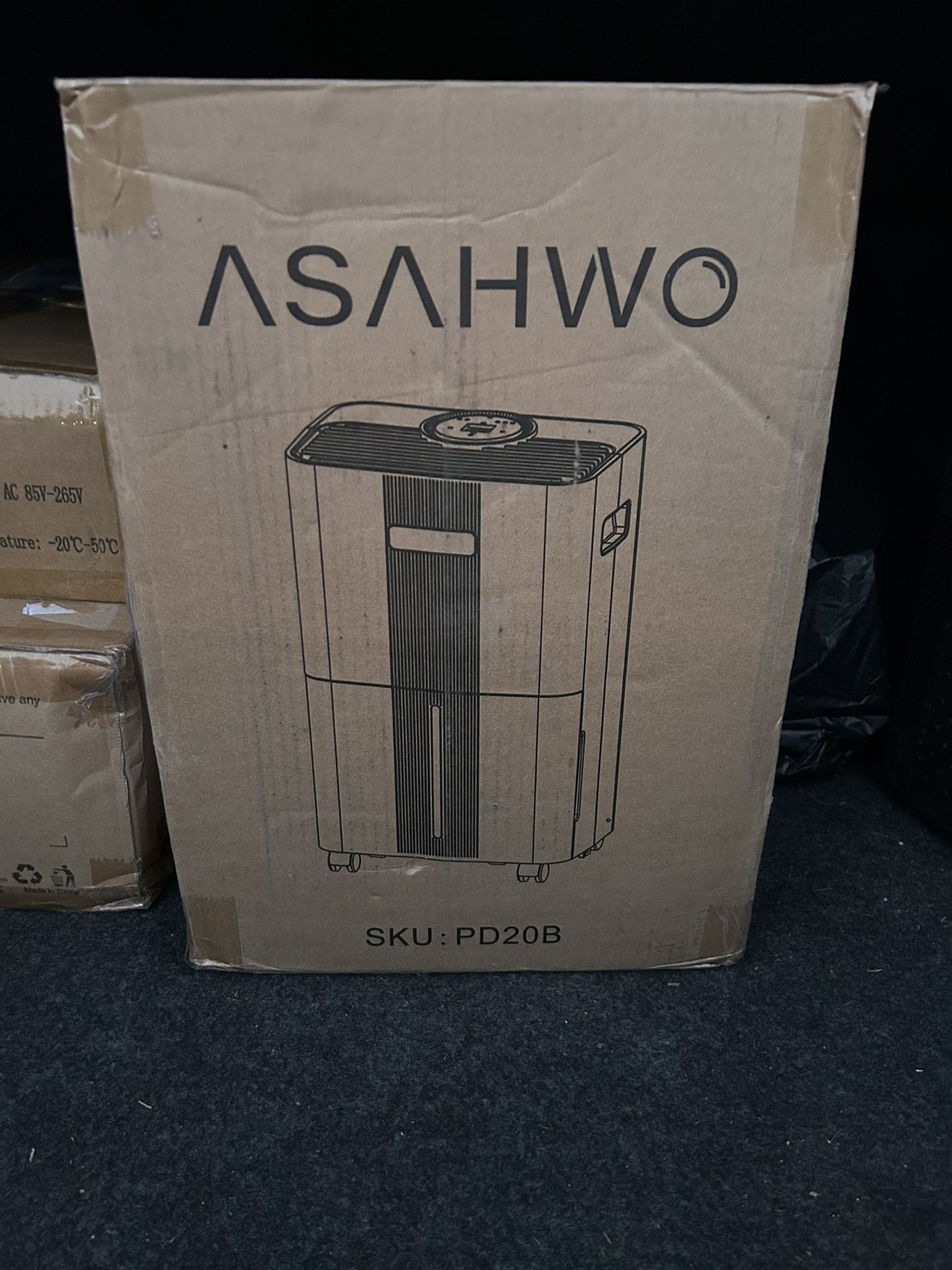 16” Portable Dehumidifier, 21 Pint, White