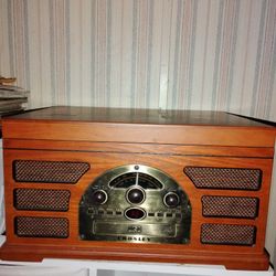 Crosley Multifunction Stereo System With Turntable, CD player, tape Player & Am/FM Stereo
