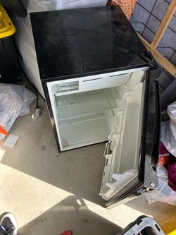 WORKING Mini Refrigerator / Compact Fridge – TEST BEFORE YOU BUY