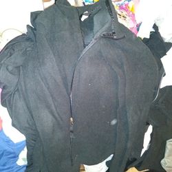 WOMEN'S BLACK ZIPPER SWEATER