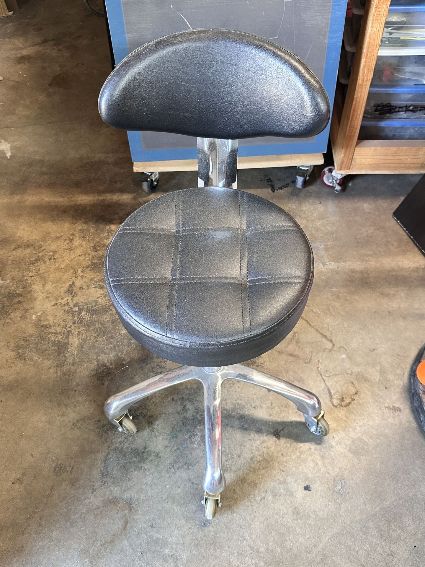 Kaleurrier Swivel Stool