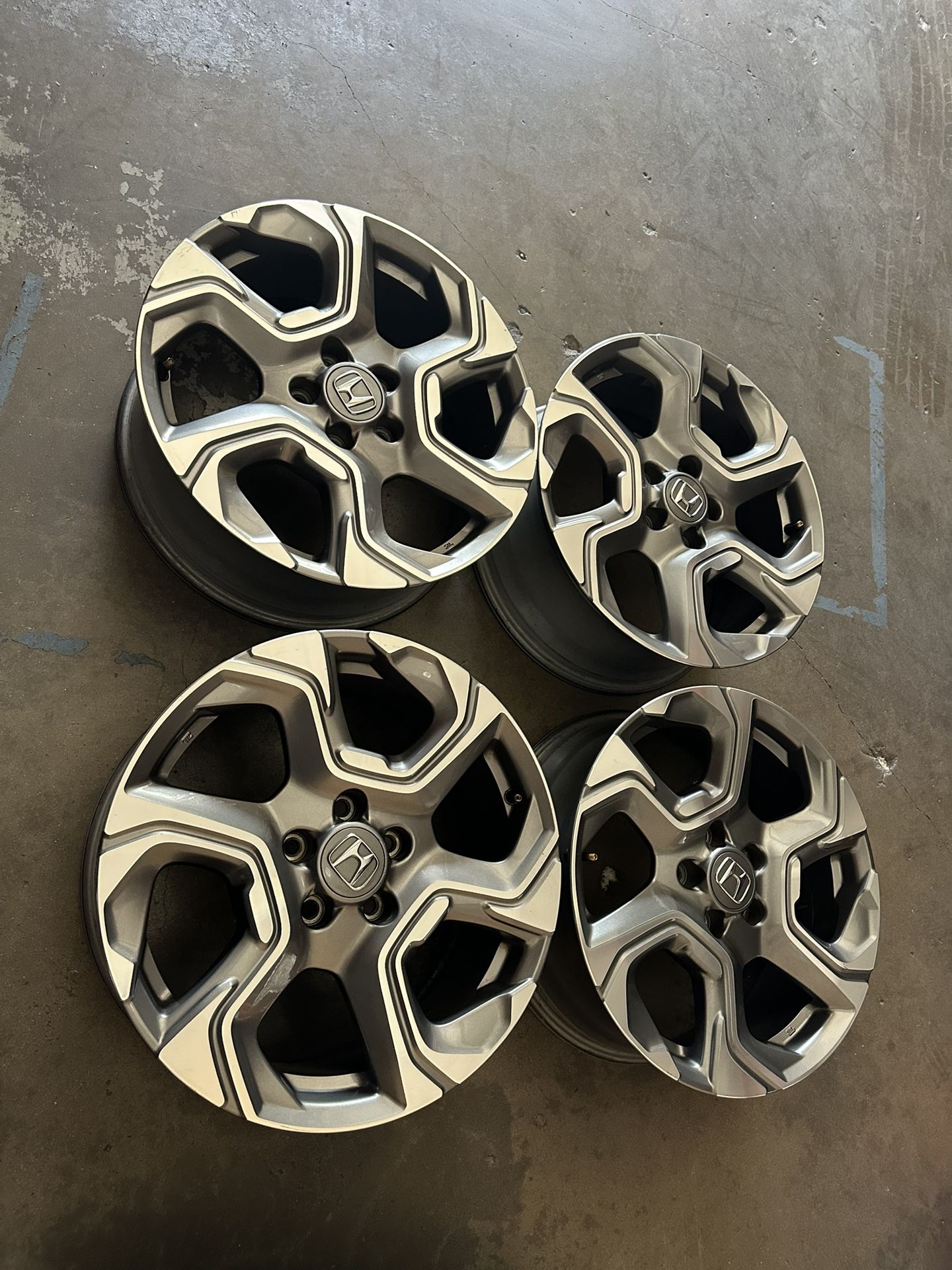18” OEM Honda Crv Like. New Firm Price,,,,