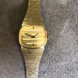 Vintage Longines Gold Plated 17 Hand Wind Swiss Works Perfect 