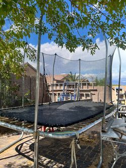 Oval trampoline