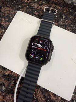 Apple Watch Ultra 2 black titanium