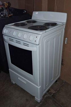 24" GE HOTPOINT ELECTRIC STOVE