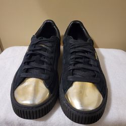 Puma Classic Athletic Sneakers , Low Top Black Suede W/Gold. Size8