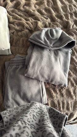 Comfrt Travel Essentials —Size Large