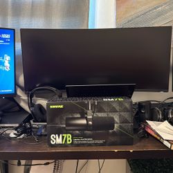 *Brand New* Shure SM7B