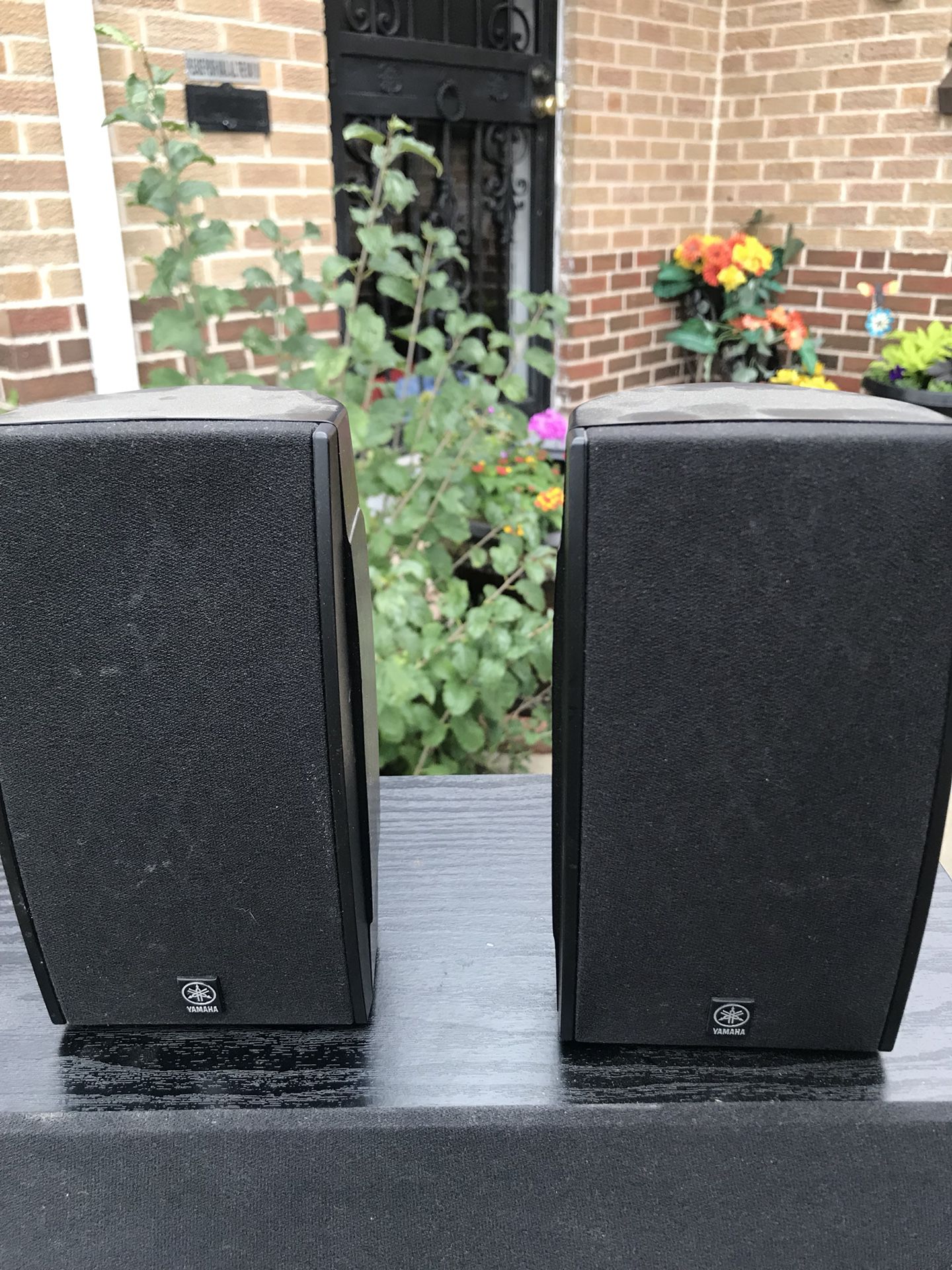 Yamaha side speakers