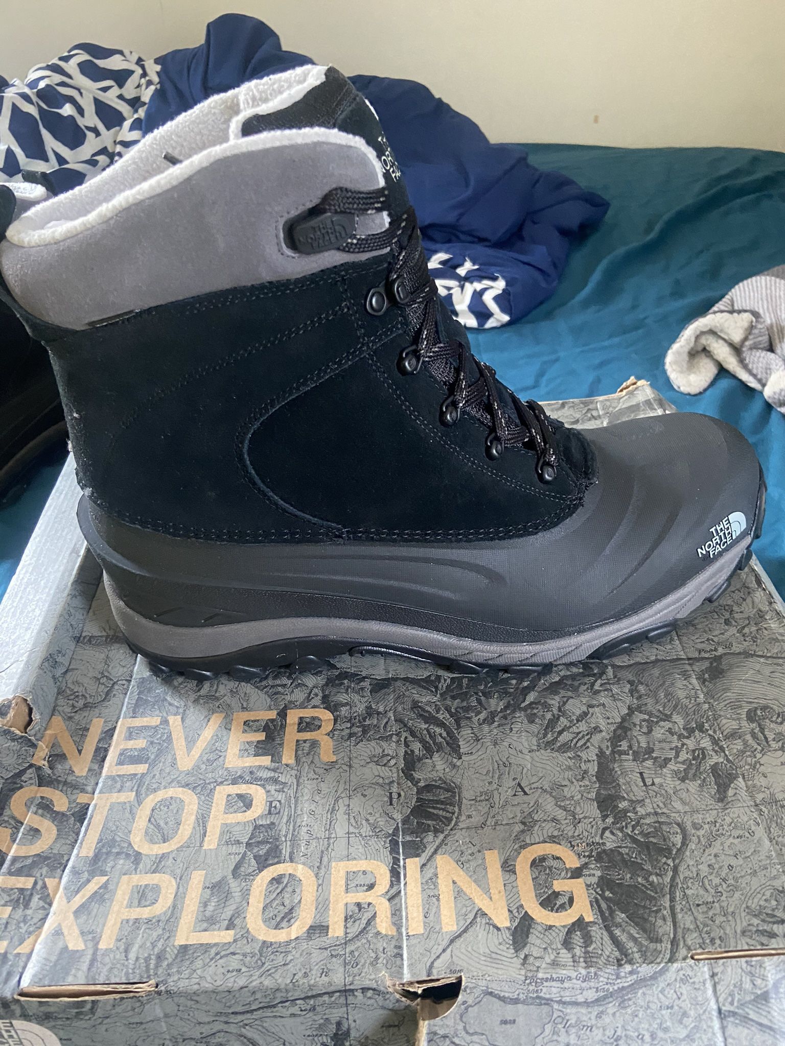 North face Chilkat III, Tnf  Black/ Dark Gull Grey,Size 13 