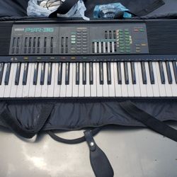 Keyboard/ Yamaha PSR-36/preowned /with case
