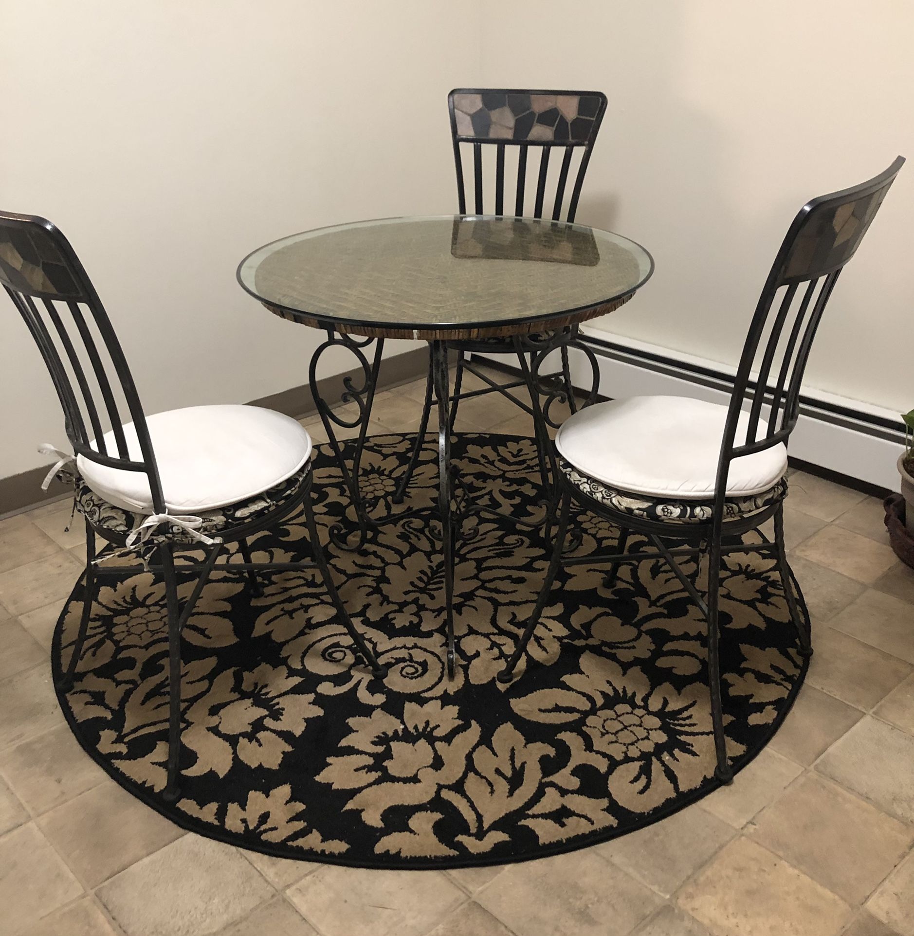 Small Dinning Table An Three Chairs 