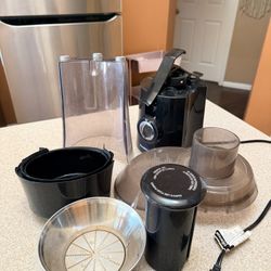 Hamilton Beach Big Mouth Pro Black and Stainless Steel Juice Extractor 