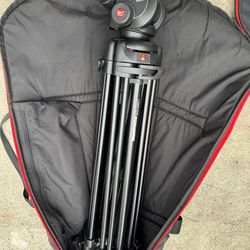 Manfrotto 546B Aluminum Tripod with 501HDV Fluid Head with Carrying Bag