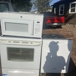Fridge Electric Stove Microwave And Dishwasher
