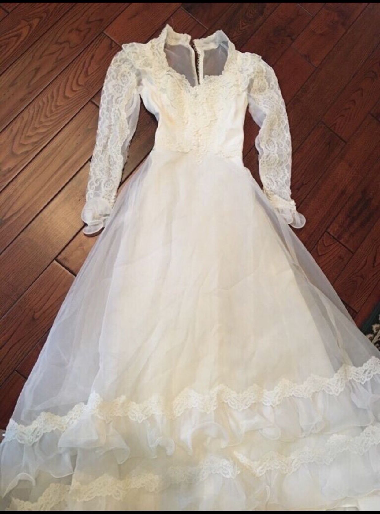 Beautiful wedding dress size 3