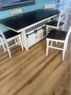 Kitchen table  & chairs