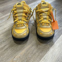 *Send Offers*Off Whites Size 9’5