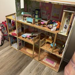 Large Dollhouse (project)