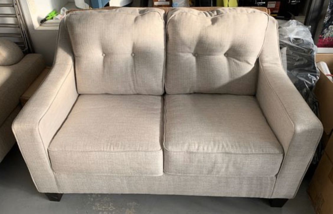 Love Seat Sofa for Sale!