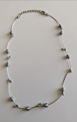 Silvertone necklace