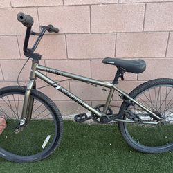 Haro shredder 24”