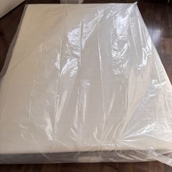 Queen Mattress Excellent Condition 