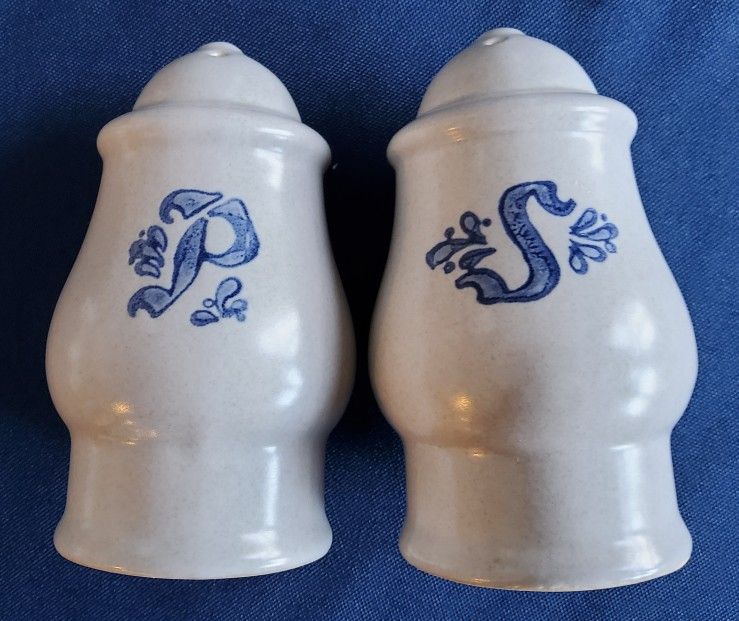 Pfaltzgraff Yorktowne Salt And Pepper Shakers/ Vintage