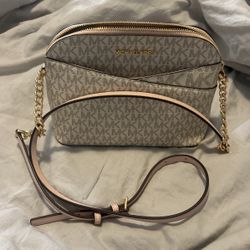 Michael Kors Purse Used Once 