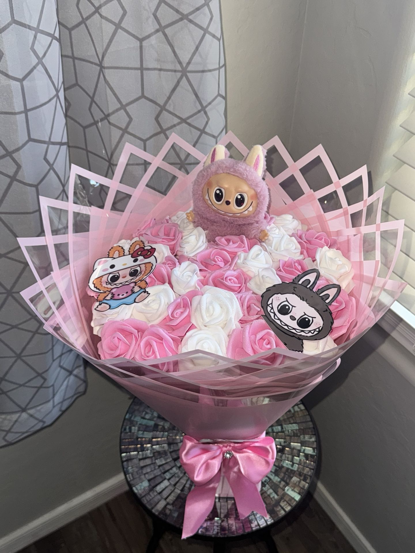 Labubu Ramo Bouquet Artificial Roses Birthday Graduation Gifts